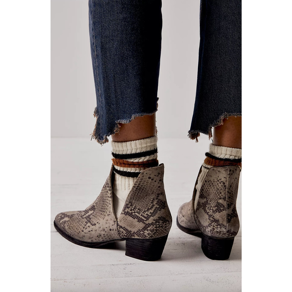 Free People Animal Charm Double V Ankle Boots size 39.5 - Picture 2 of 13